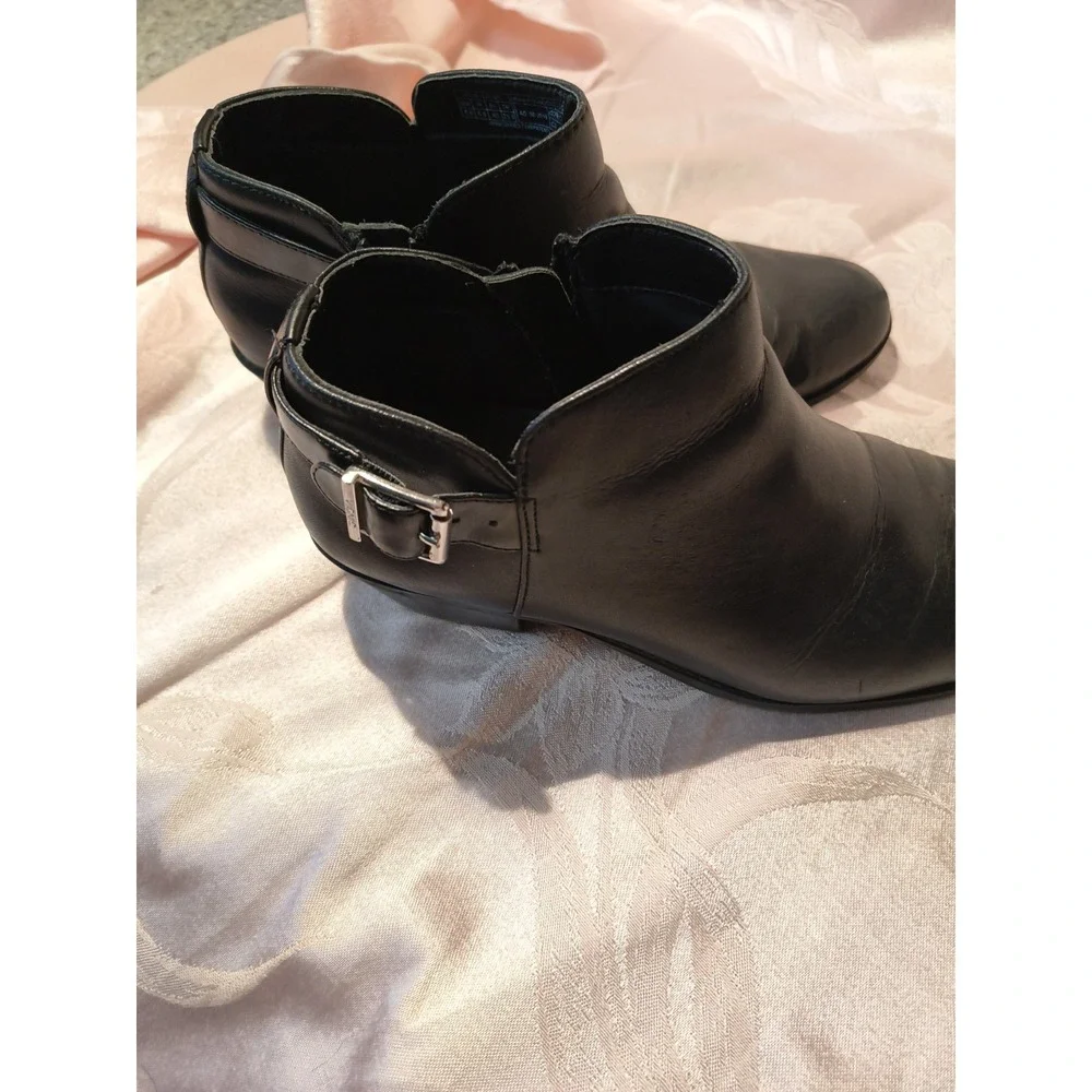 Vionic Women's Millie Black Leather Ankle Boots Buckle Side Zip Block Heel 8.5